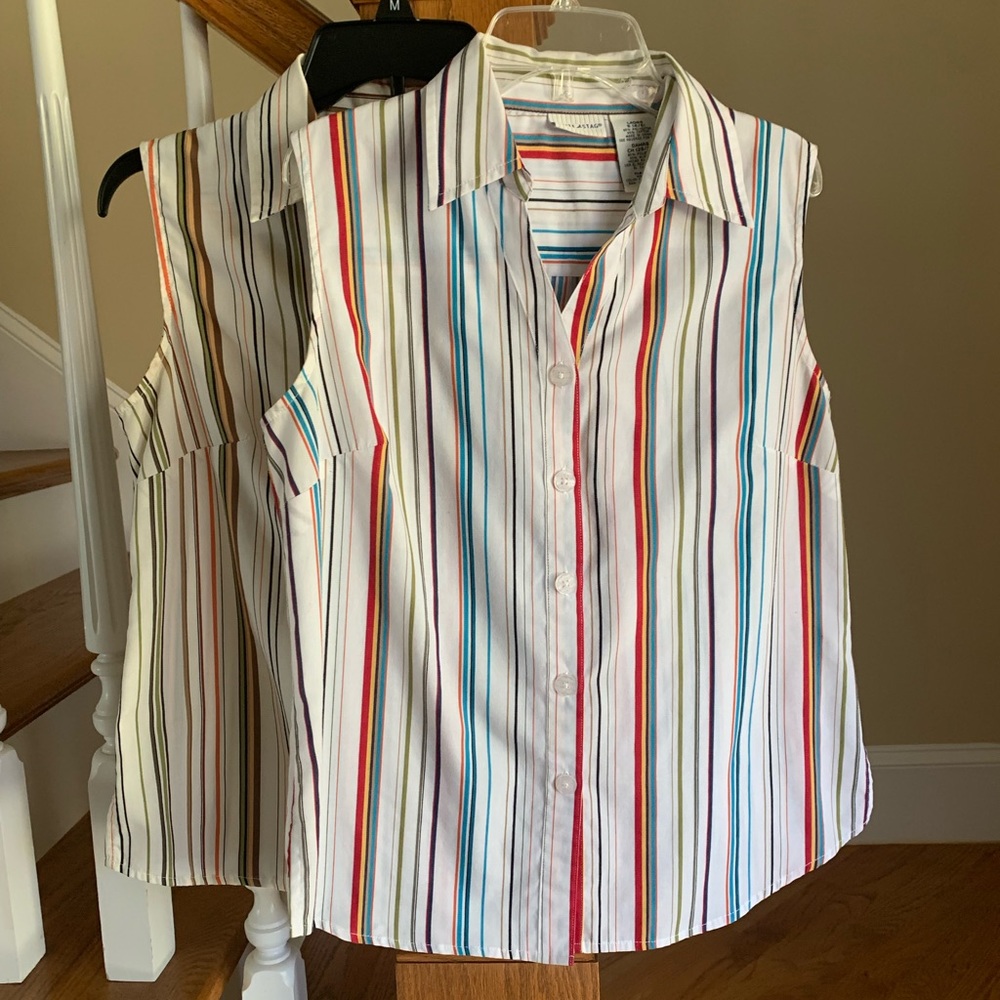 Women’s Sleeveless Blouses